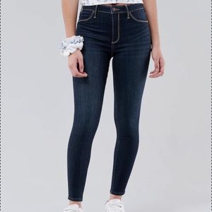 Women’s Hollister curvy high rise dark wash denim